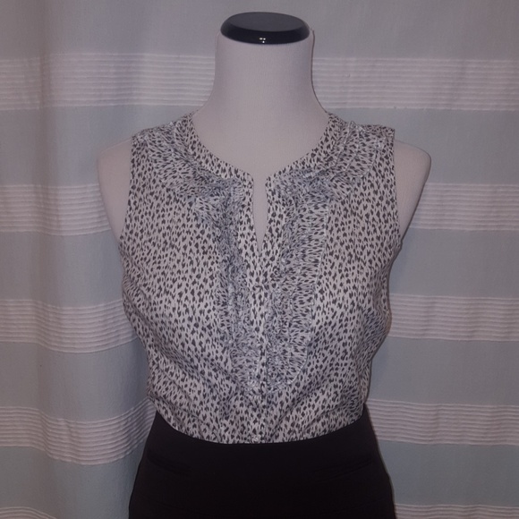 White and gray blouse with ruffle detail - Picture 1 of 4